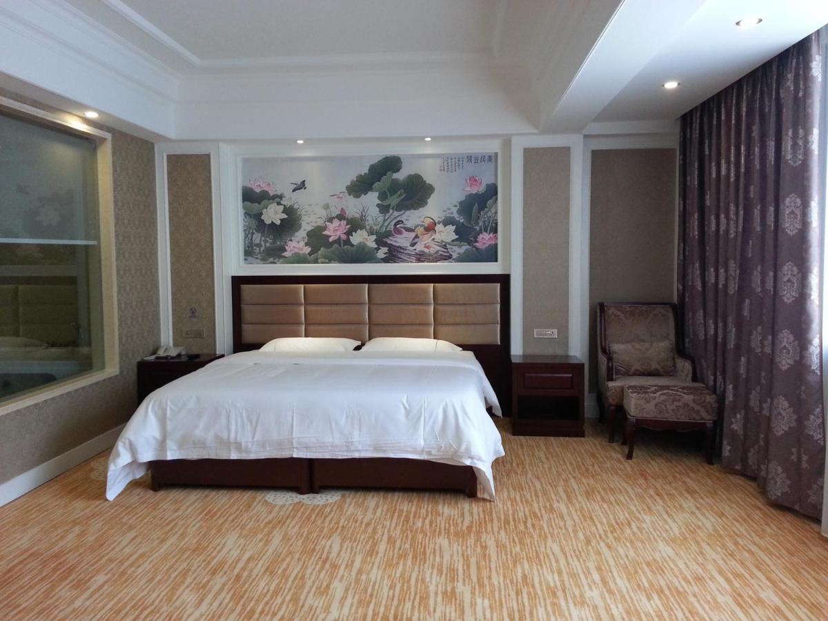 New West Street Hotel - Grand Wing Yangshuo Habitación foto