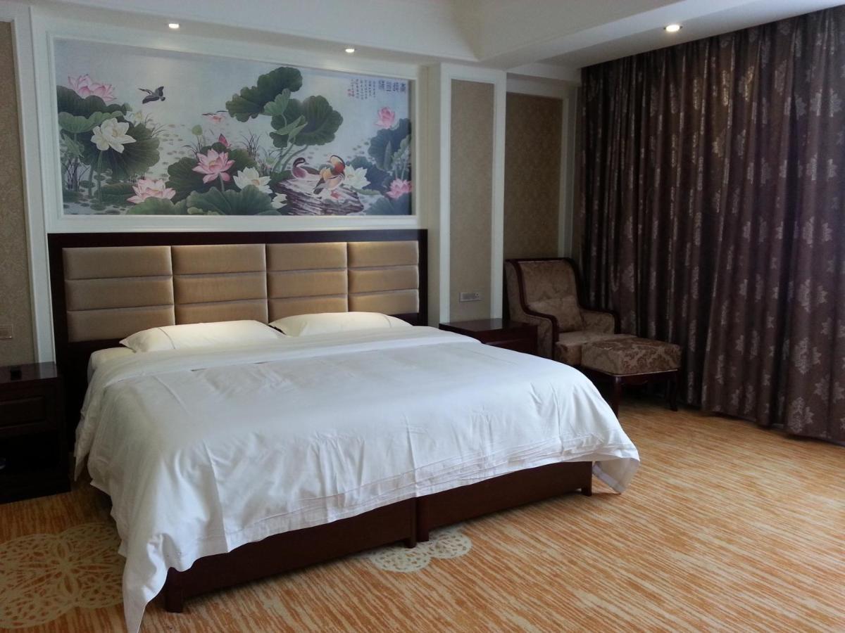 New West Street Hotel - Grand Wing Yangshuo Habitación foto